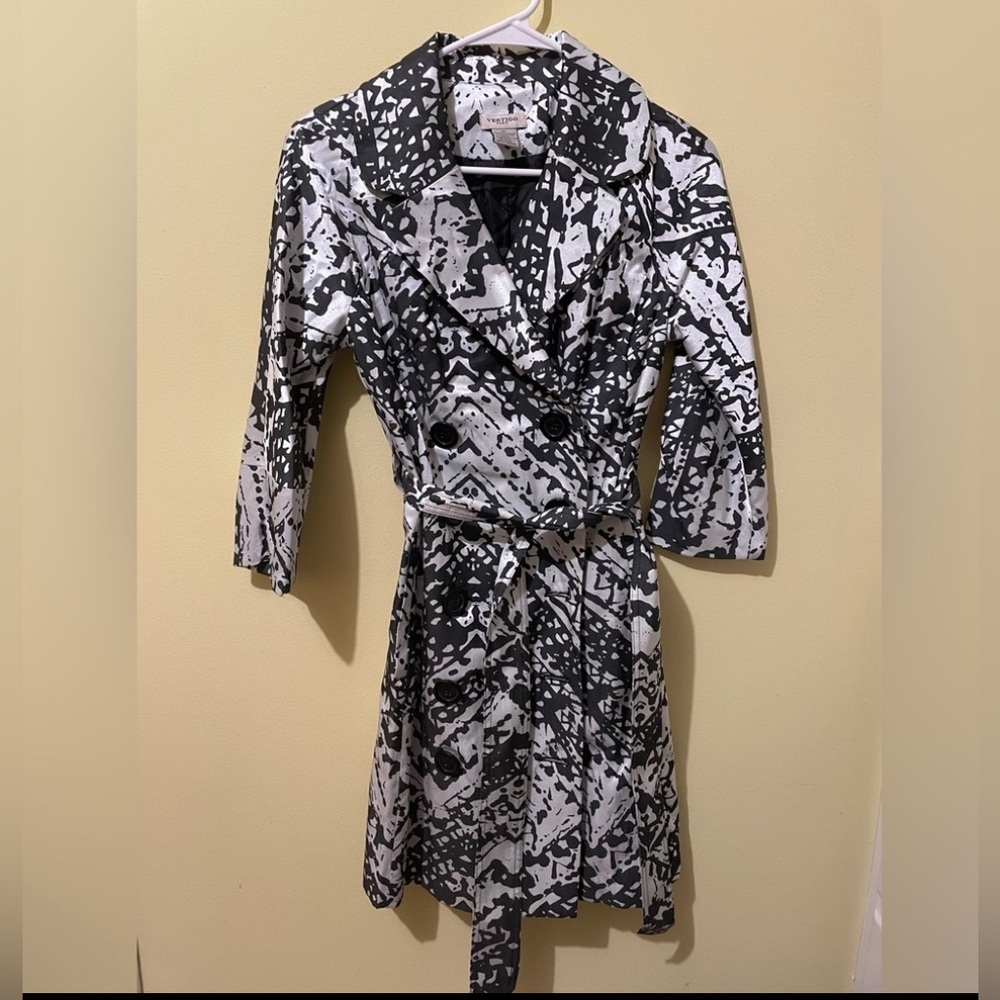 Vertigo double breasted Black and White Women's coat NWOT